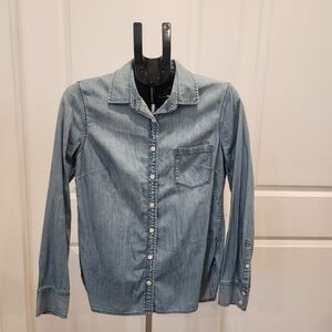 J.Crew Classic Light Wash Denim Button Front Long Sleeve Shirt